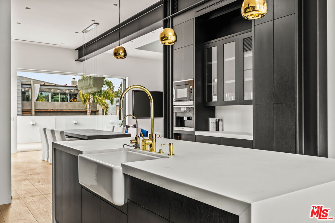 1346 Abbot Kinney Blvd, Venice