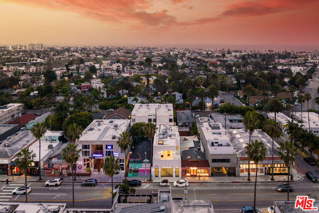 1346 Abbot Kinney Blvd, Venice