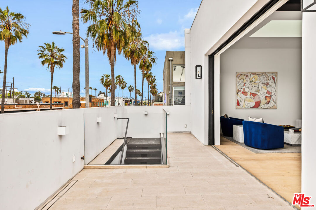 1346 Abbot Kinney Blvd, Venice