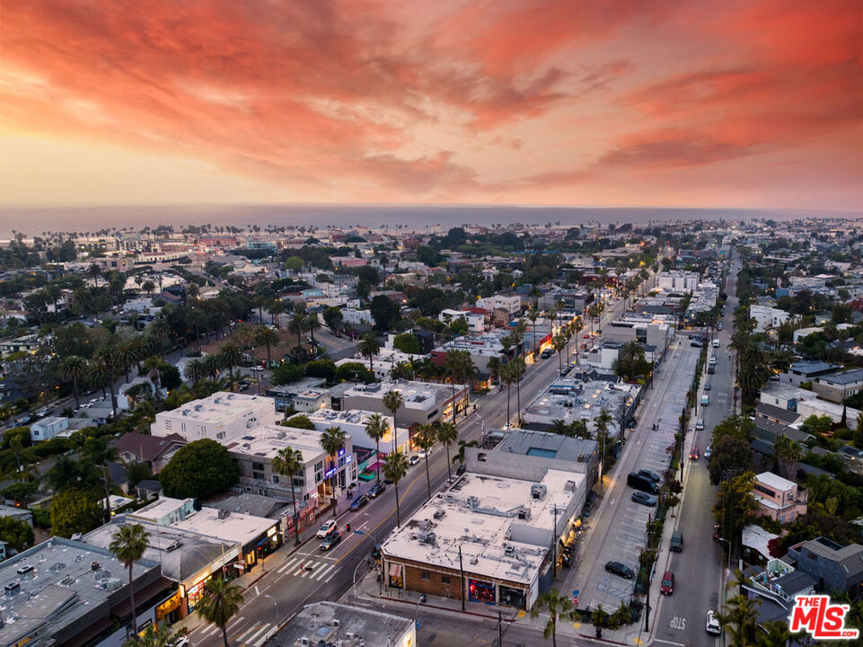 1346 Abbot Kinney Blvd, Venice