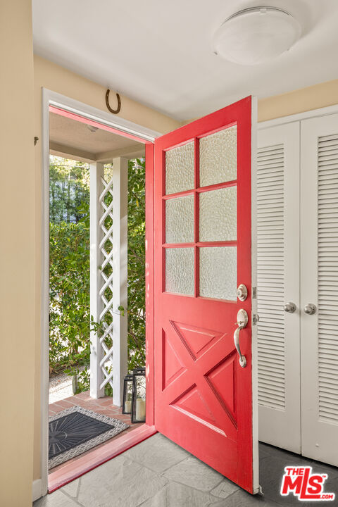 9720 Yoakum Dr, Beverly Hills