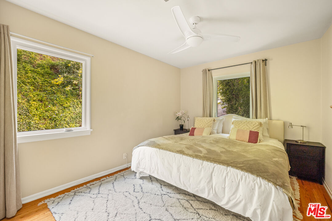 9720 Yoakum Dr, Beverly Hills