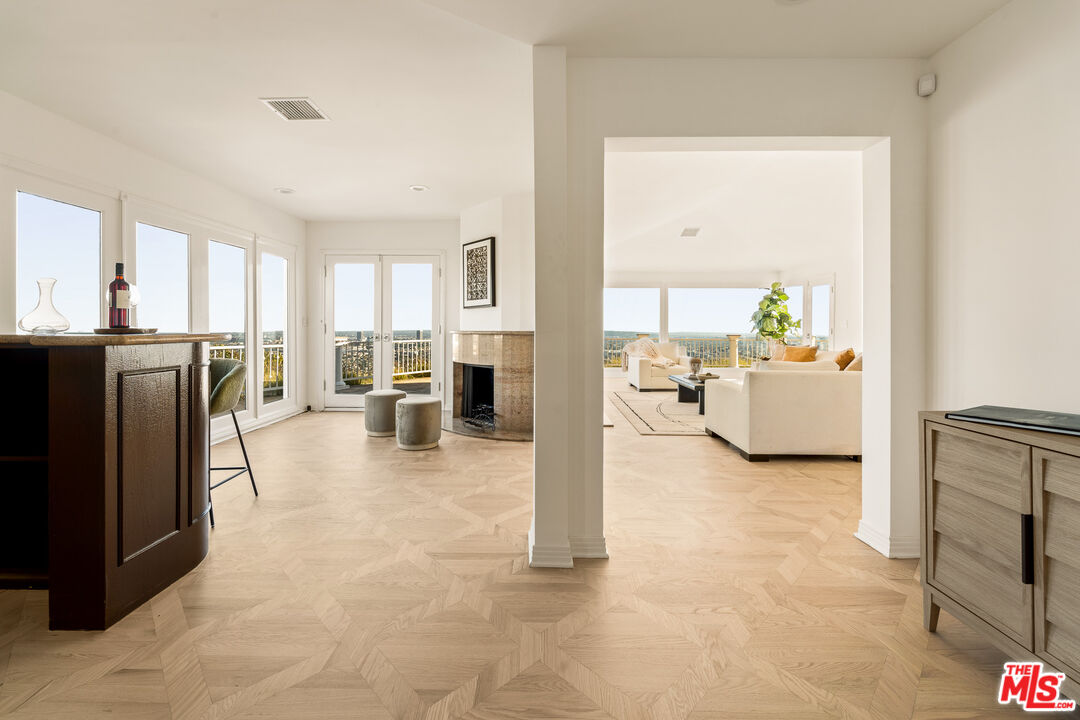 8527 Hedges Way, Sunset Strip