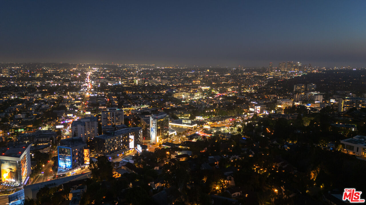 8527 Hedges Way, Sunset Strip
