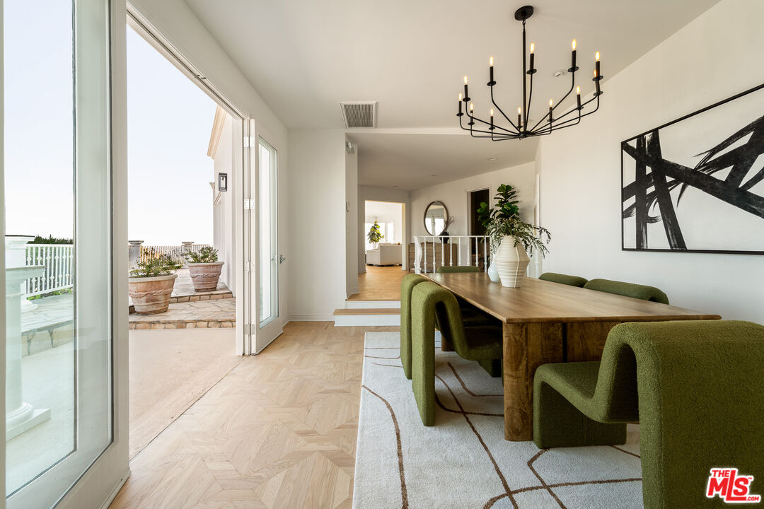8527 Hedges Way, Sunset Strip