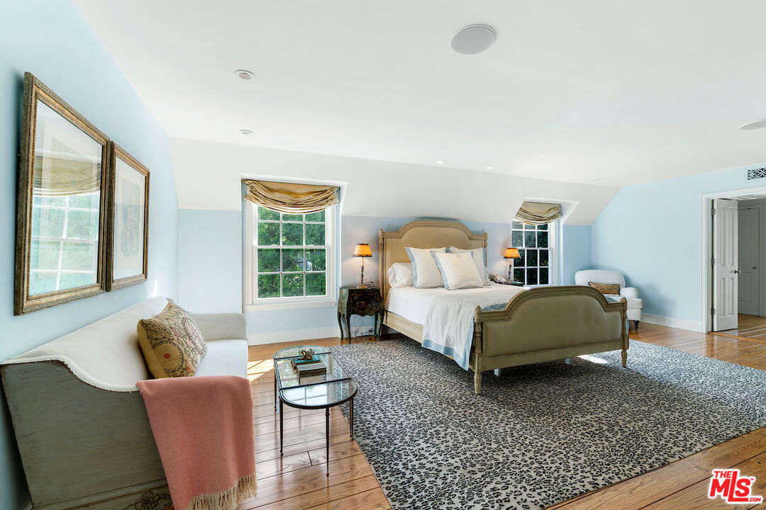 615 Trenton Dr, Beverly Hills