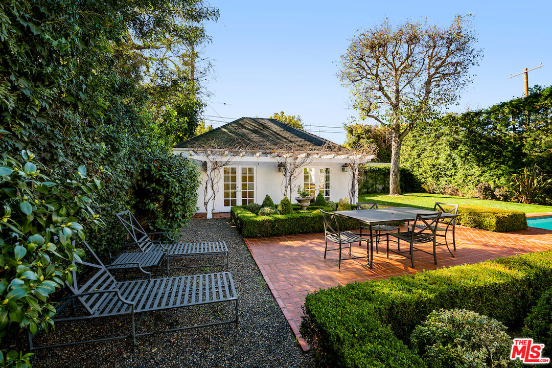 615 Trenton Dr, Beverly Hills