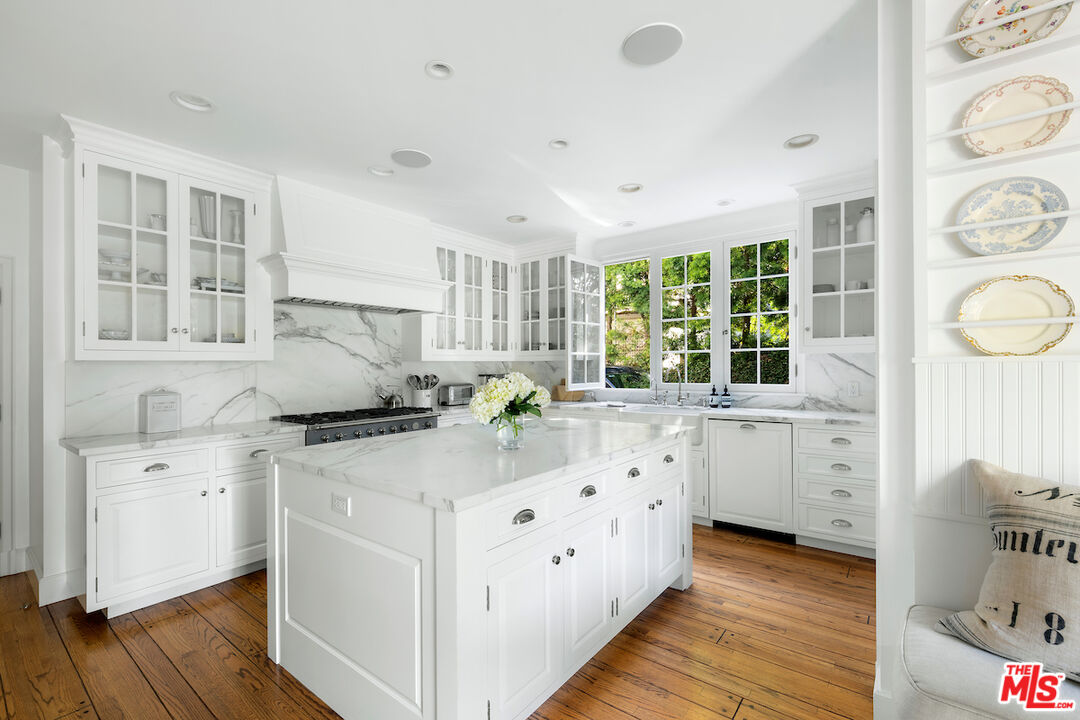 615 Trenton Dr, Beverly Hills