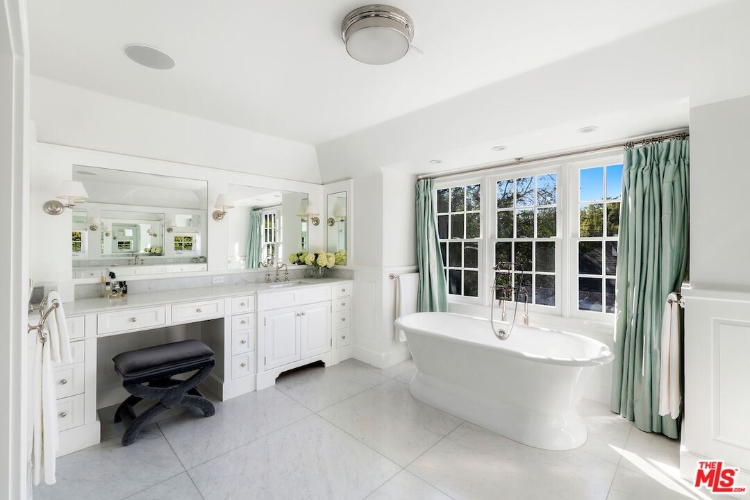 615 Trenton Dr, Beverly Hills