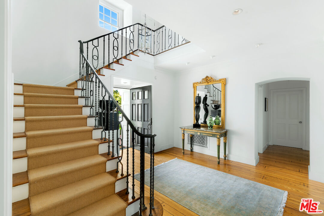 615 Trenton Dr, Beverly Hills