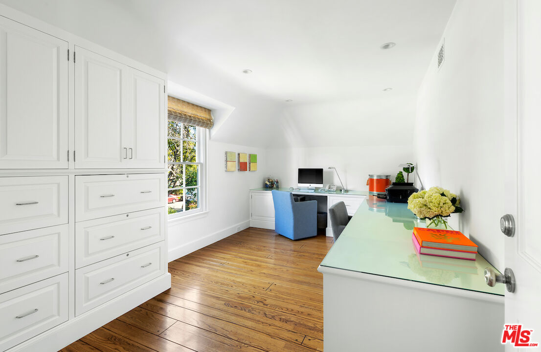 615 Trenton Dr, Beverly Hills