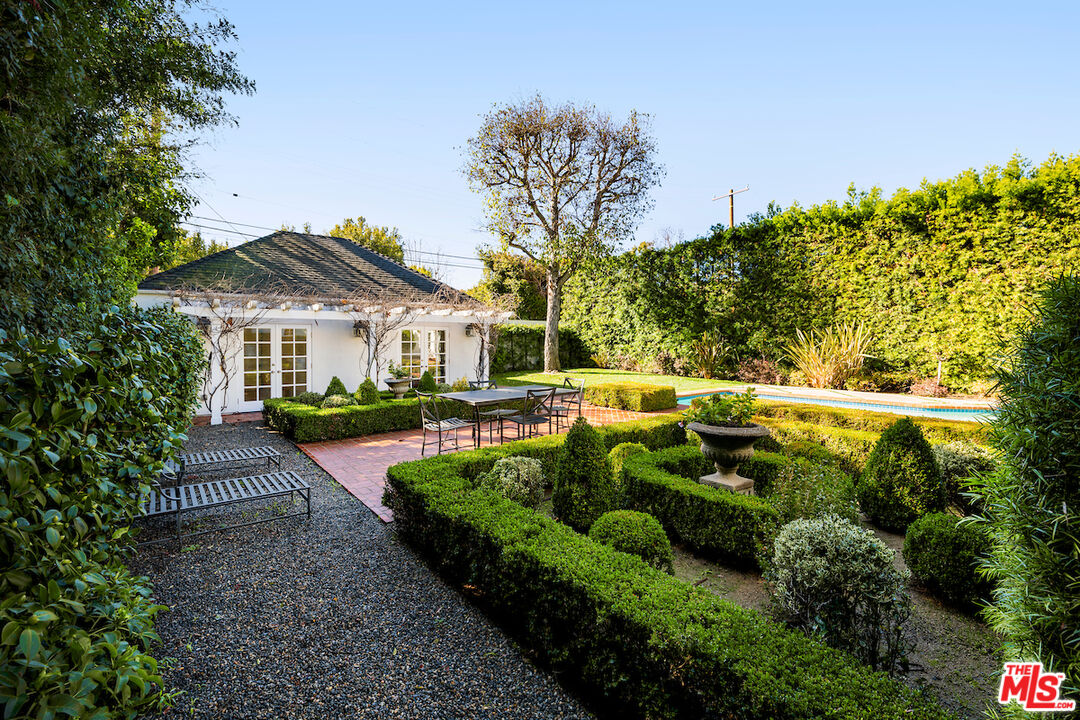 615 Trenton Dr, Beverly Hills
