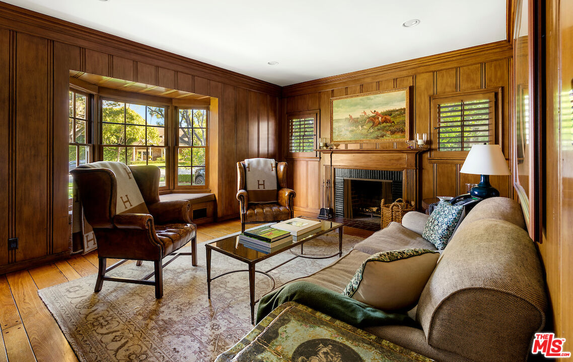 615 Trenton Dr, Beverly Hills