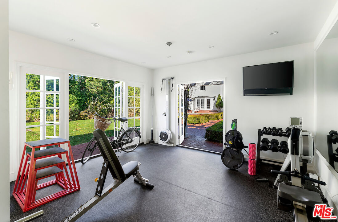 615 Trenton Dr, Beverly Hills