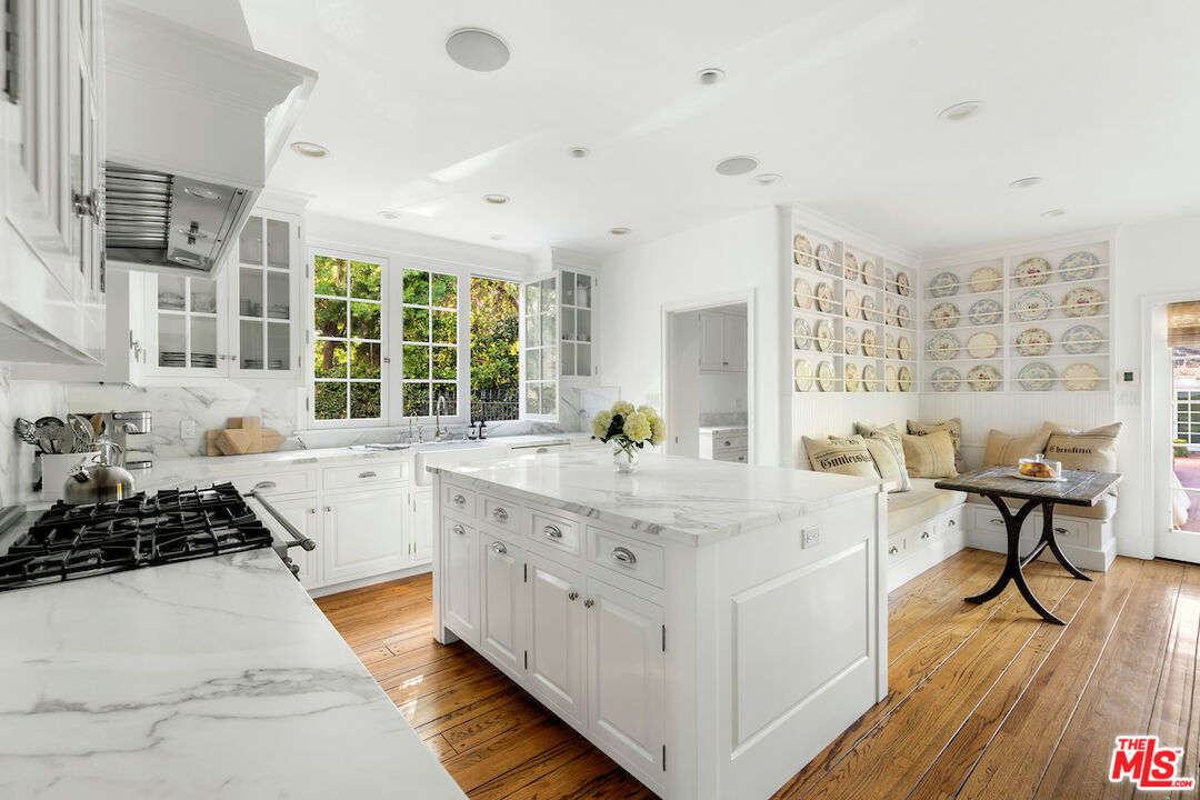 615 Trenton Dr, Beverly Hills
