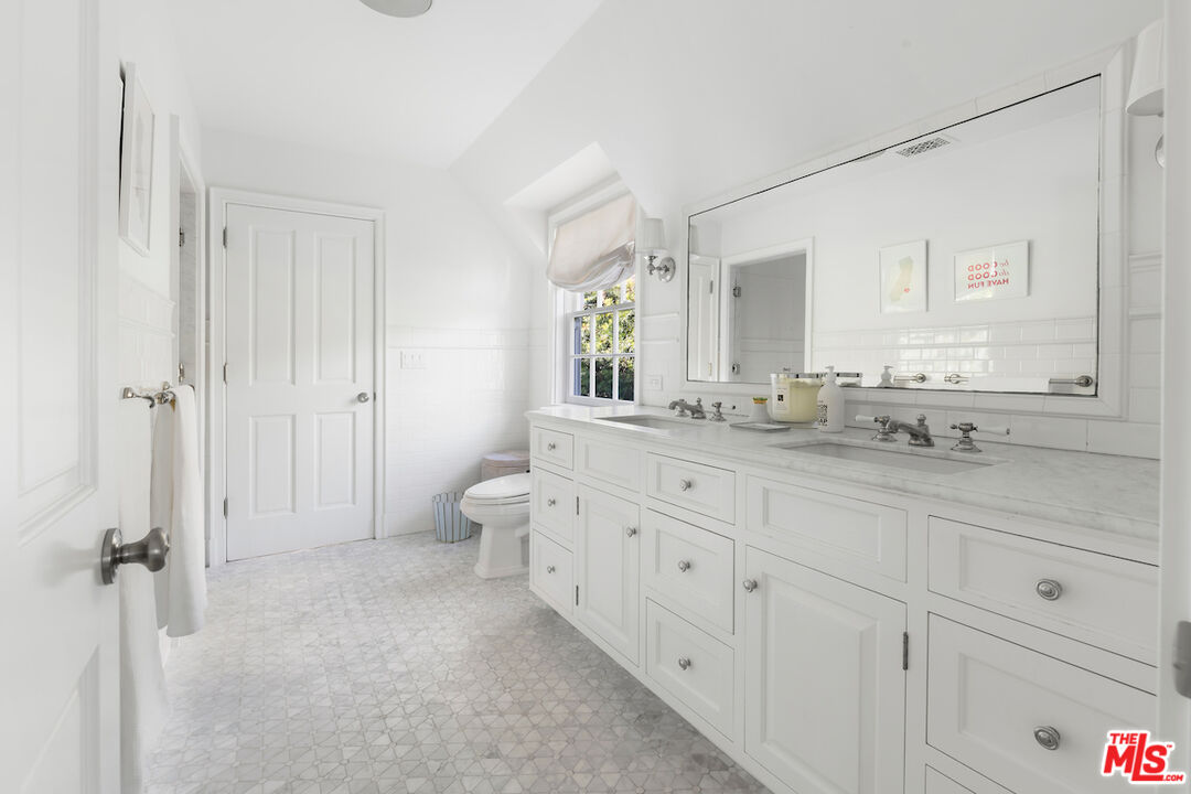 615 Trenton Dr, Beverly Hills