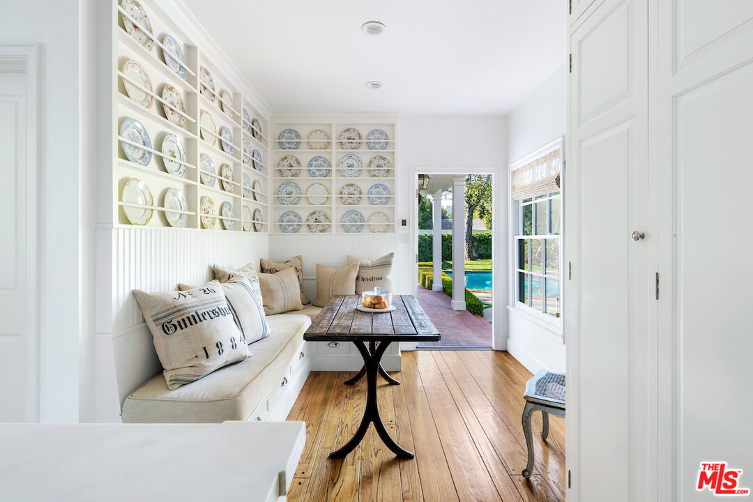 615 Trenton Dr, Beverly Hills