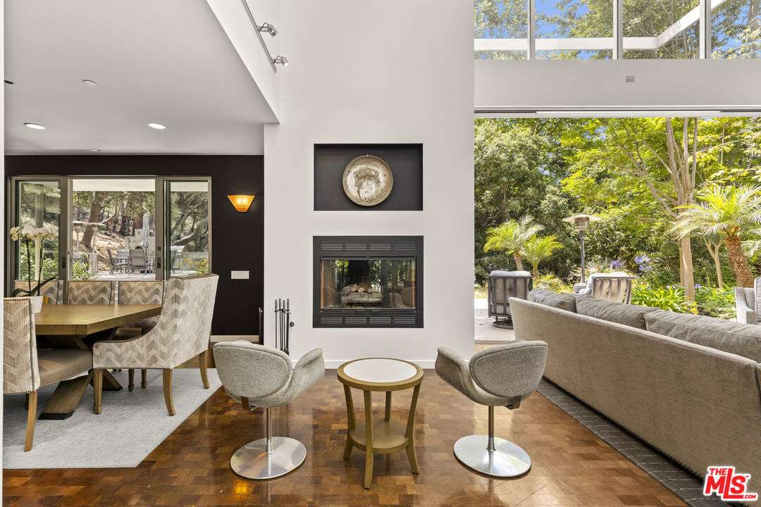 1500 Rustic Ln, Pacific Palisades 