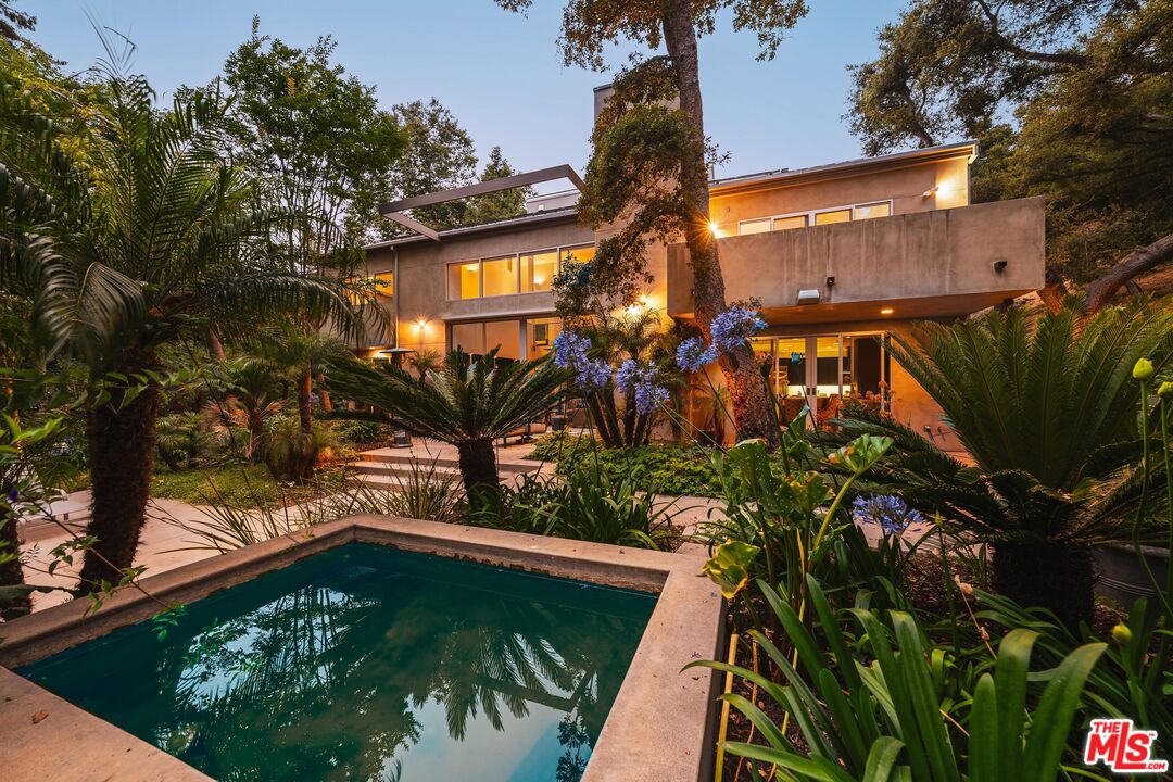 1500 Rustic Ln, Pacific Palisades 