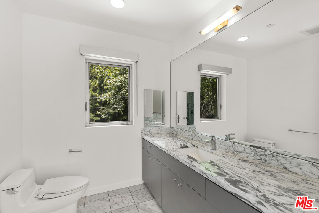 1500 Rustic Ln, Pacific Palisades 
