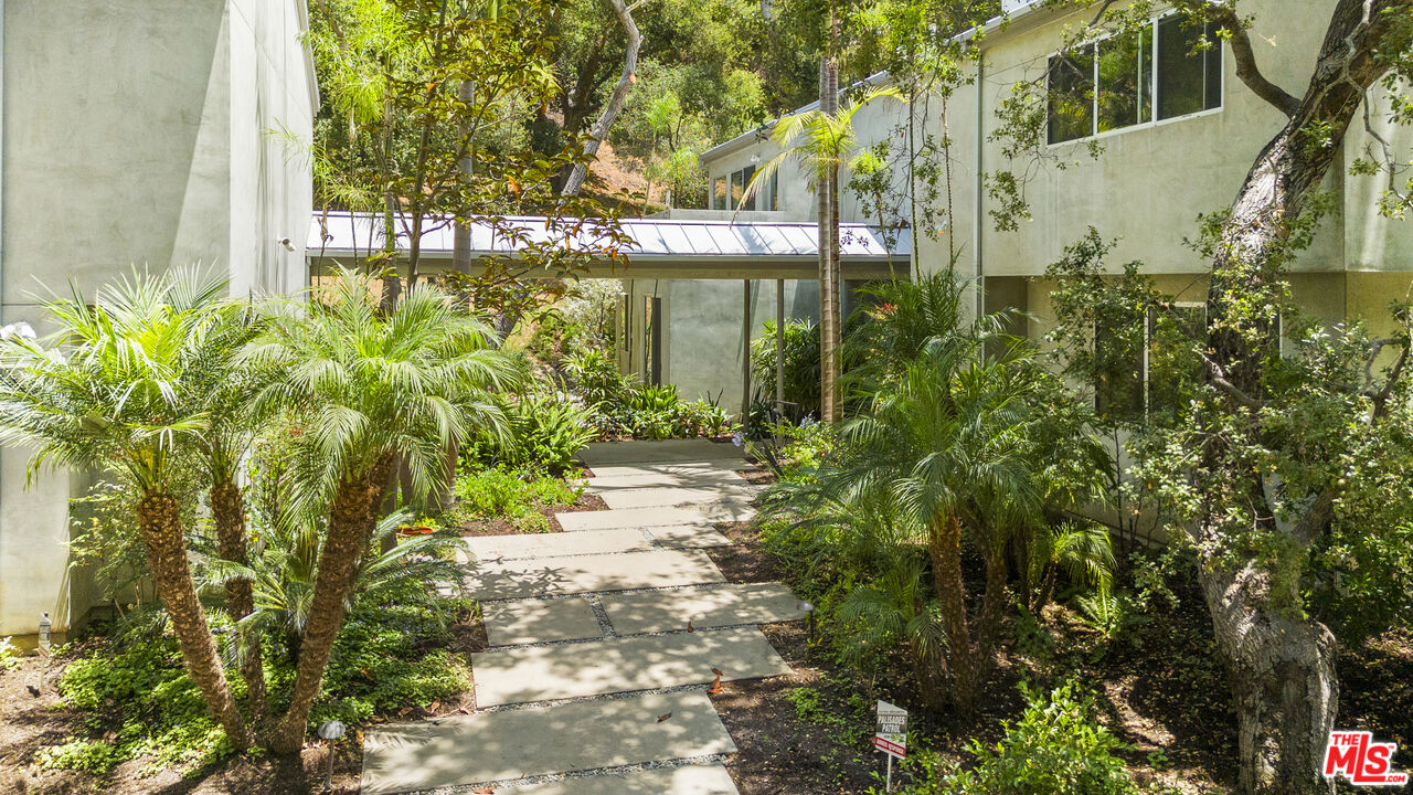 1500 Rustic Ln, Pacific Palisades 