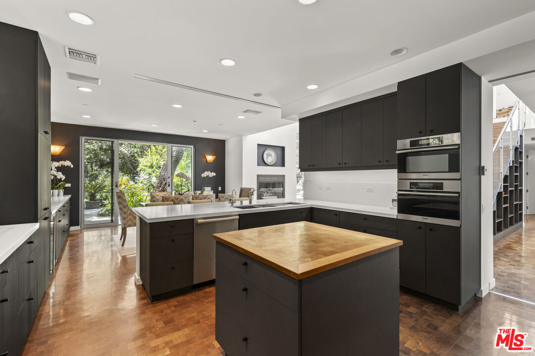 1500 Rustic Ln, Pacific Palisades 