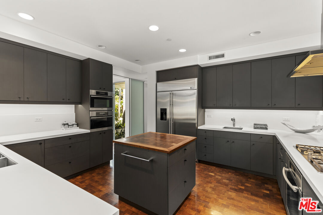 1500 Rustic Ln, Pacific Palisades 