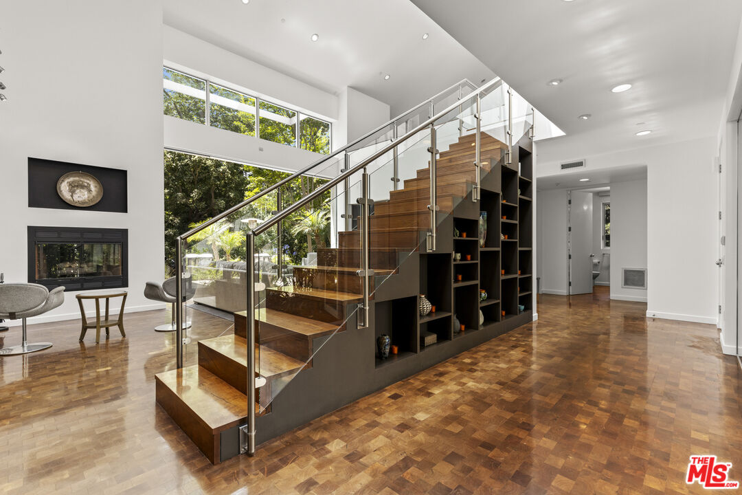 1500 Rustic Ln, Pacific Palisades 