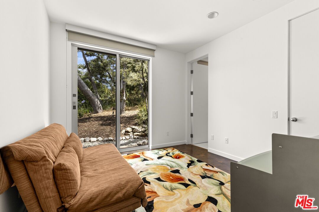 1500 Rustic Ln, Pacific Palisades 