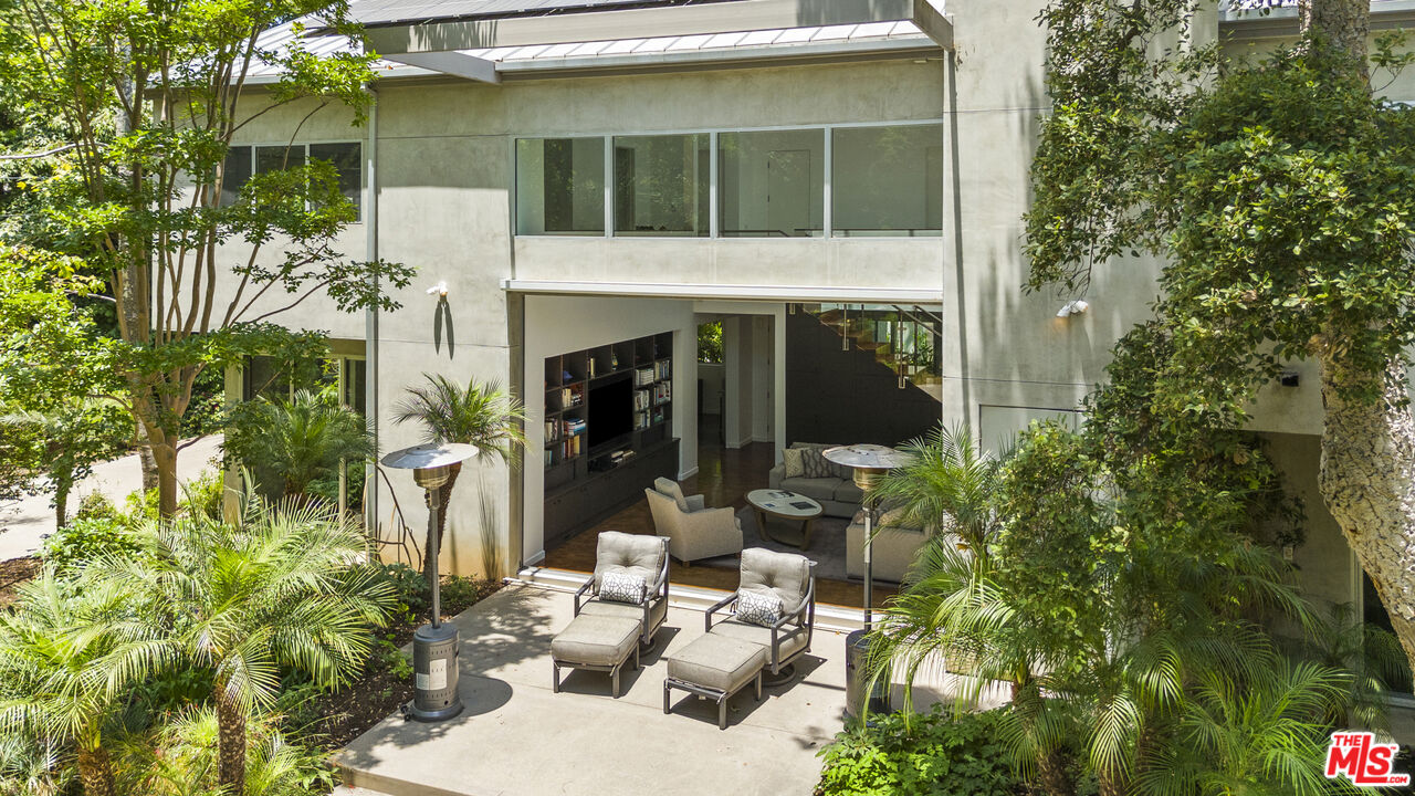 1500 Rustic Ln, Pacific Palisades 