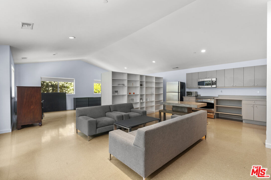 1500 Rustic Ln, Pacific Palisades 