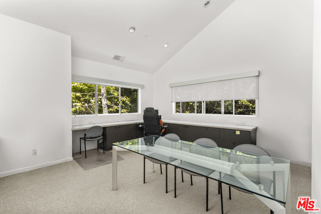 1500 Rustic Ln, Pacific Palisades 
