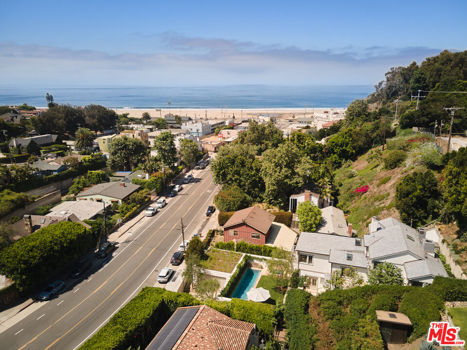 239 W Channel Rd