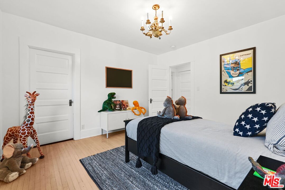 128 S Hobart Blvd, Mid-Wilshire