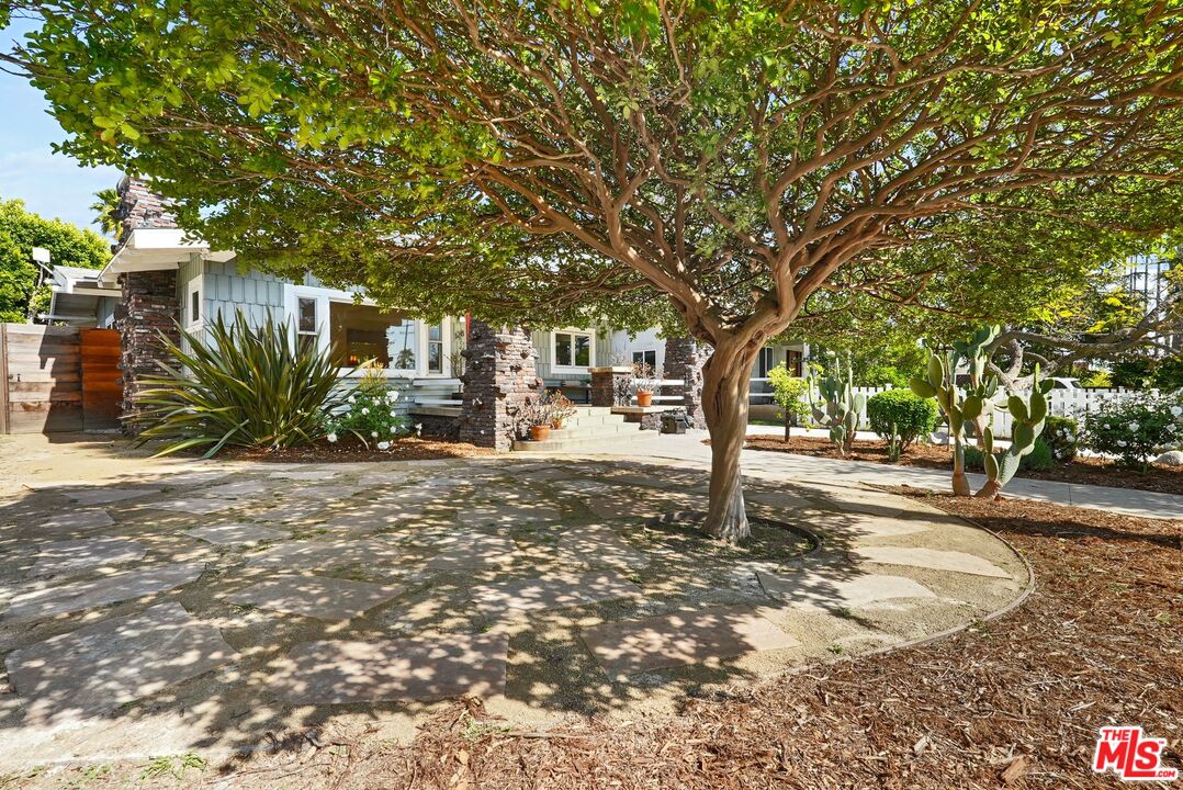 128 S Hobart Blvd, Mid-Wilshire