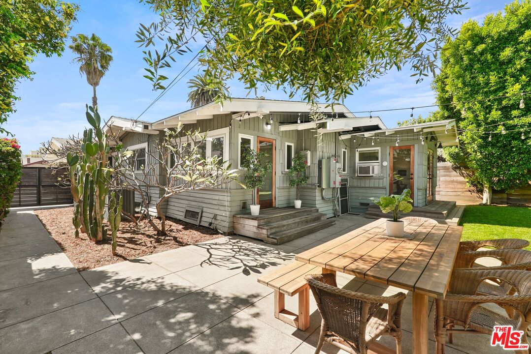 128 S Hobart Blvd, Mid-Wilshire