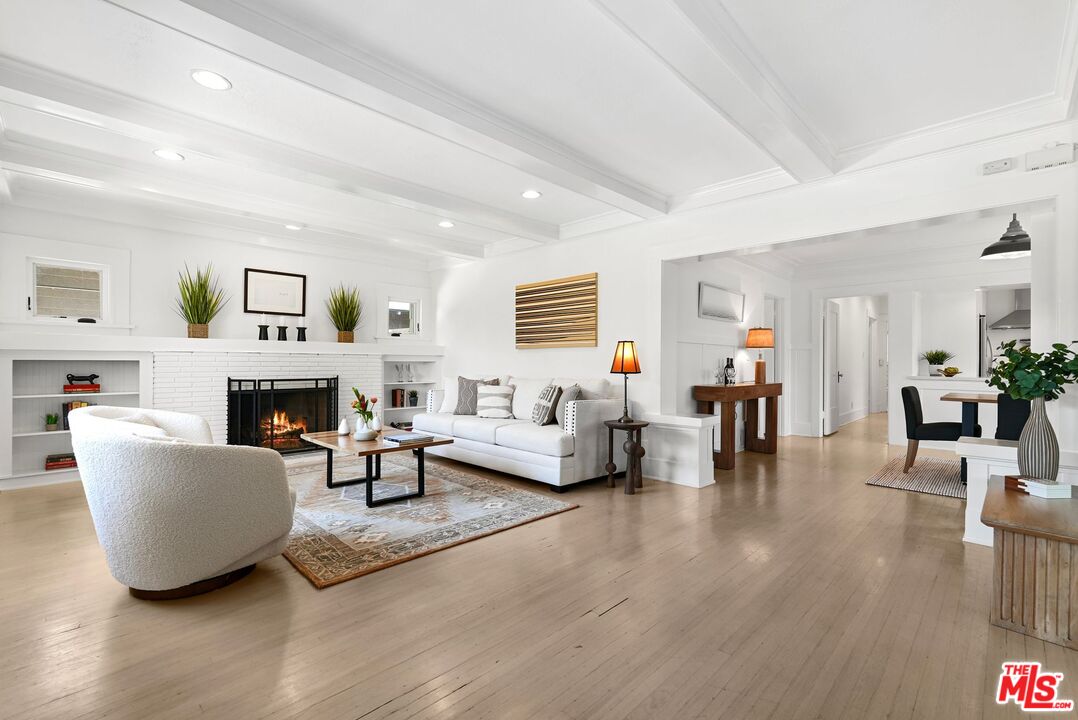 128 S Hobart Blvd, Mid-Wilshire