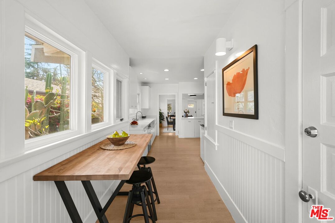 128 S Hobart Blvd, Mid-Wilshire