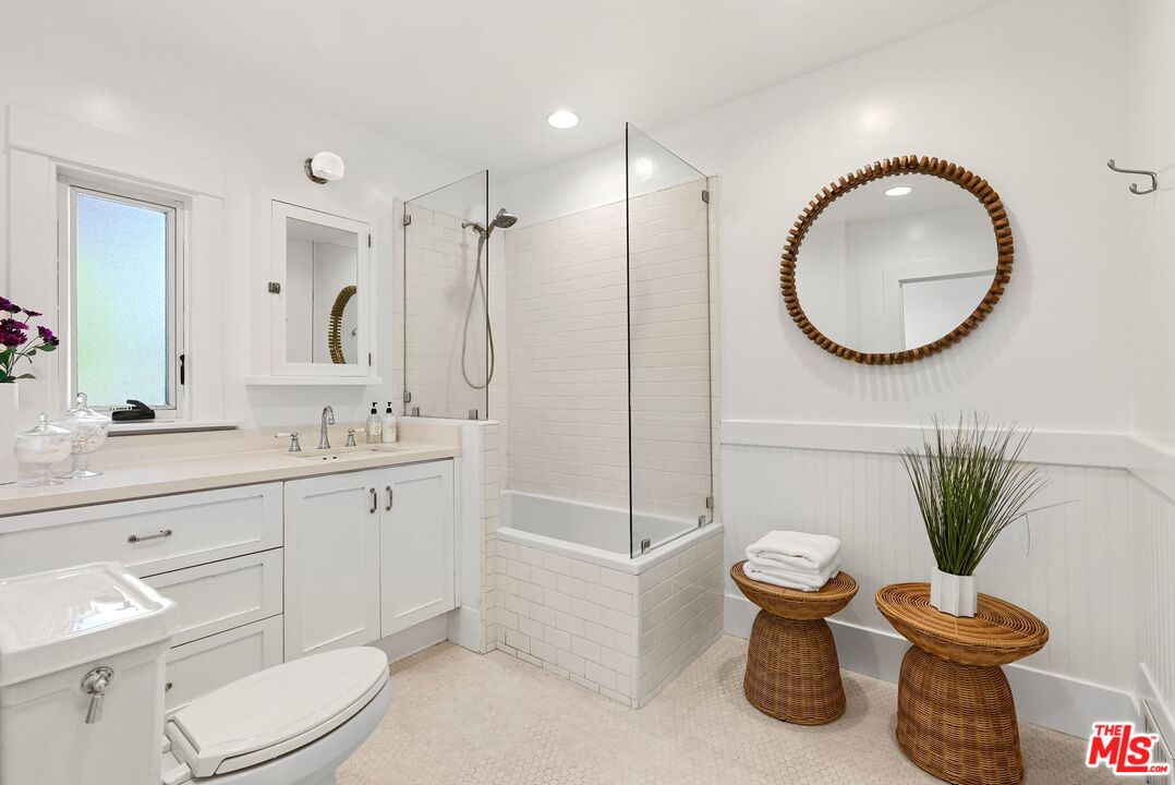 128 S Hobart Blvd, Mid-Wilshire