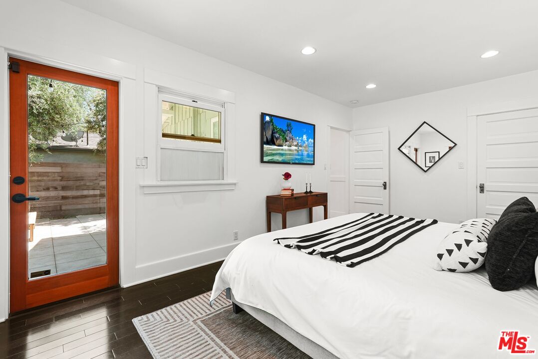 128 S Hobart Blvd, Mid-Wilshire