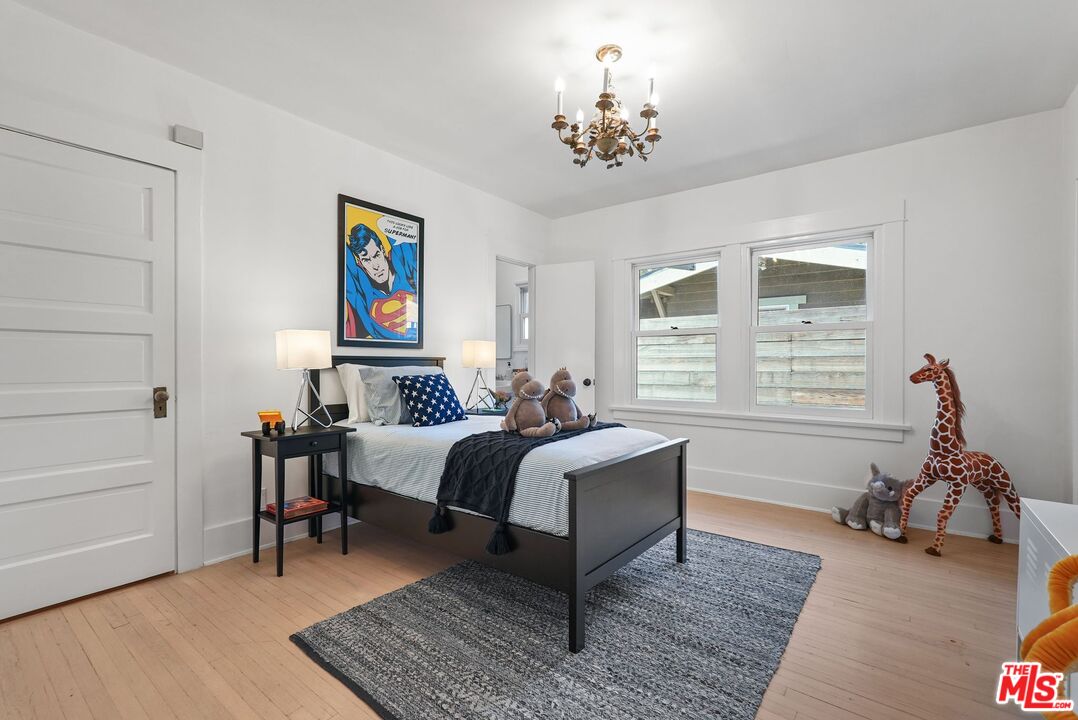 128 S Hobart Blvd, Mid-Wilshire