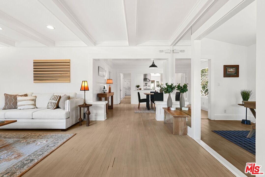 128 S Hobart Blvd, Mid-Wilshire