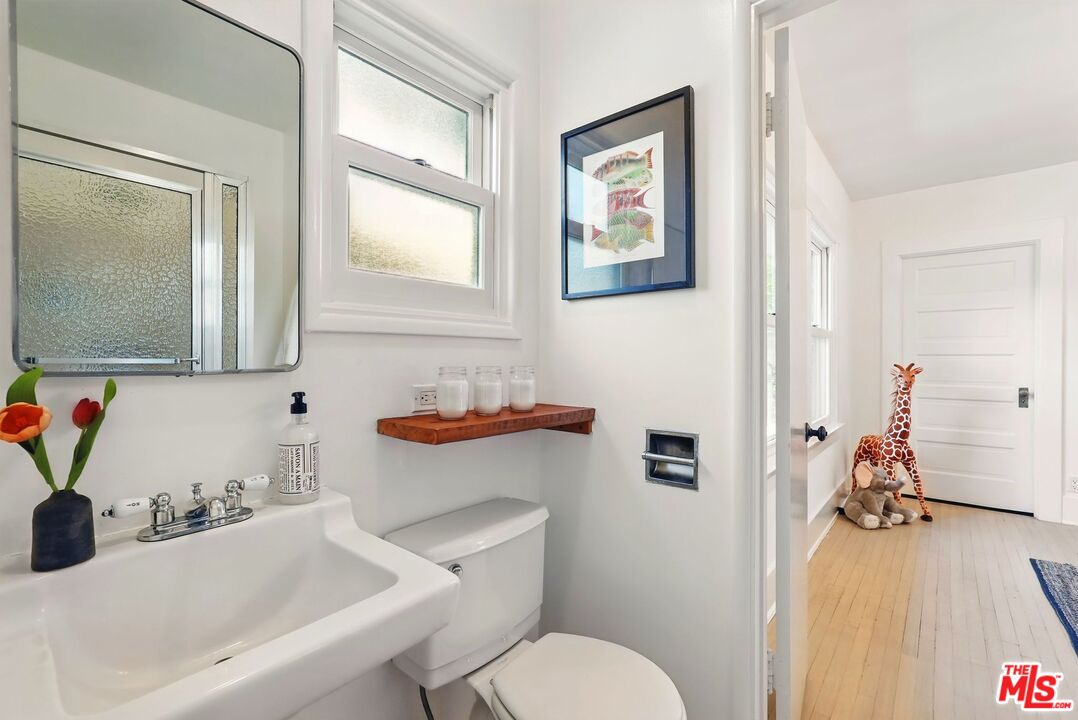 128 S Hobart Blvd, Mid-Wilshire