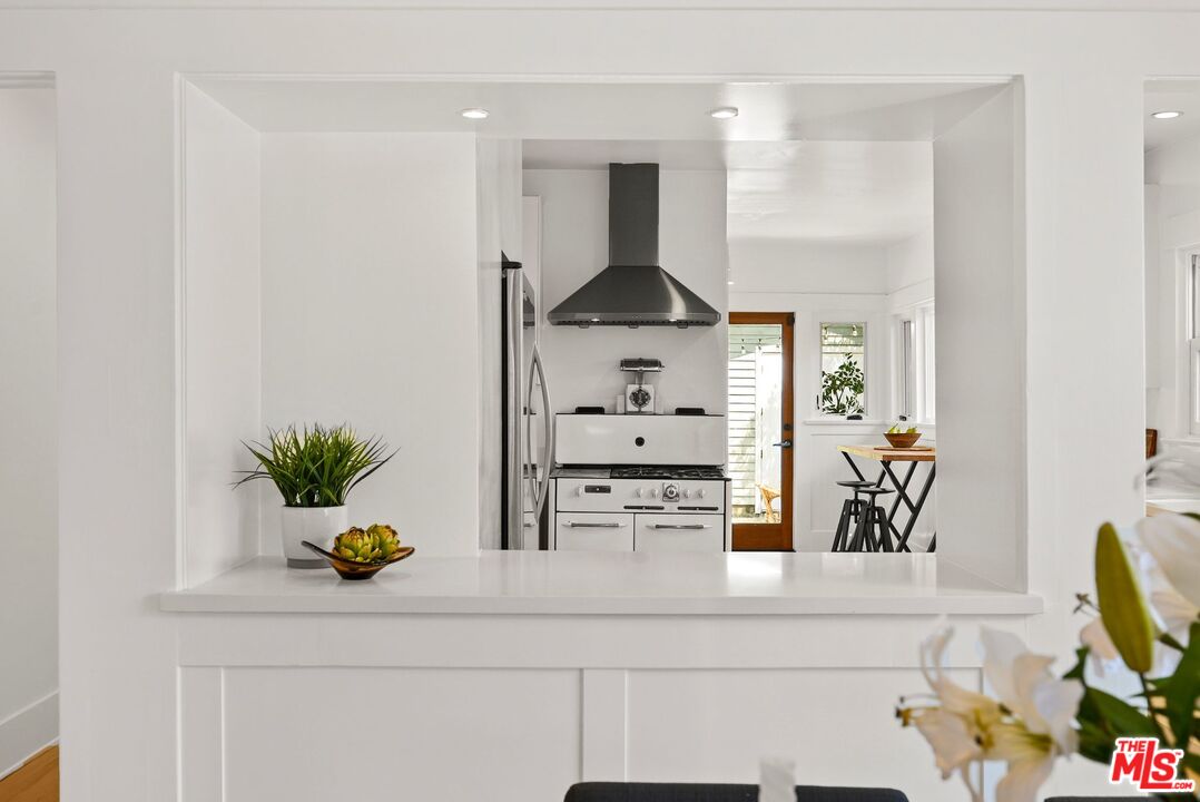 128 S Hobart Blvd, Mid-Wilshire