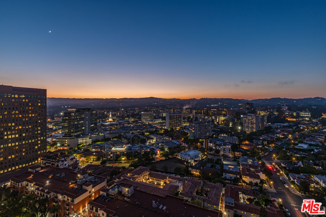 10800 Wilshire Blvd Unit: PH 2202, Wilshire Corridor