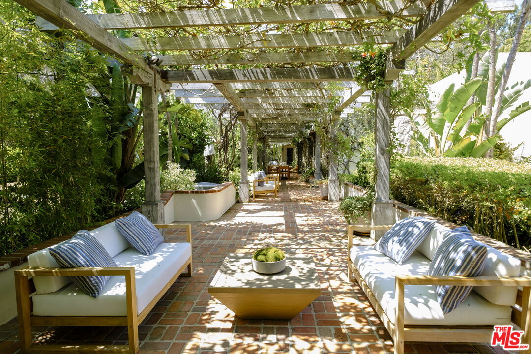 27403 Pacific Coast Hwy