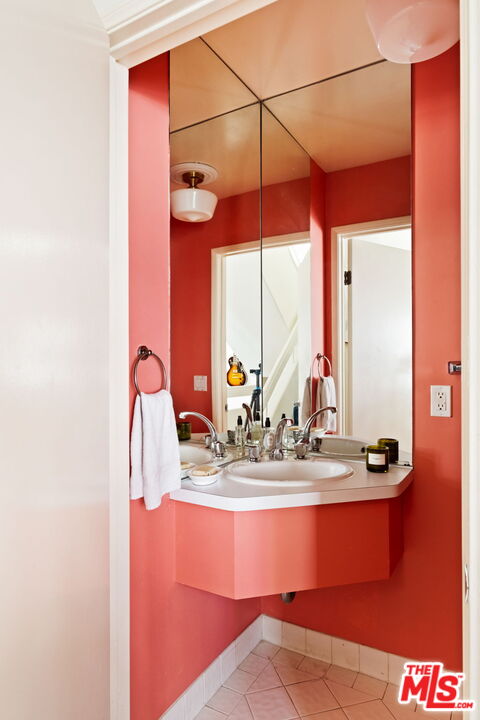 8562 W West Knoll Dr Unit: 5, west hollywood