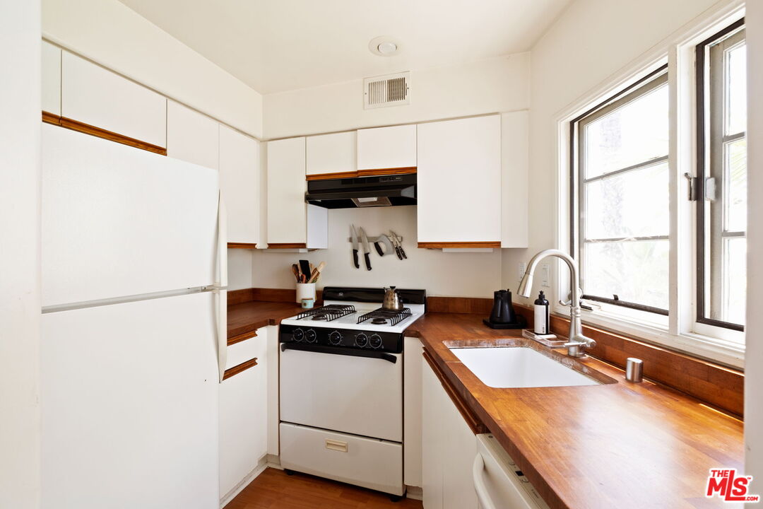 8562 W West Knoll Dr Unit: 5, west hollywood