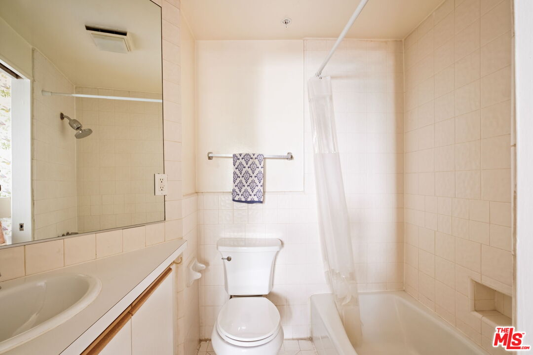 8562 W West Knoll Dr Unit: 5, west hollywood