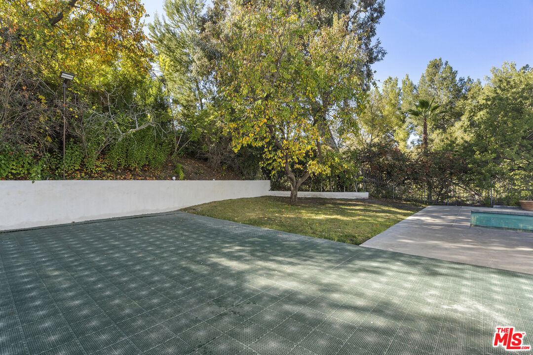 3217 Hutton Dr, Beverly Hills 